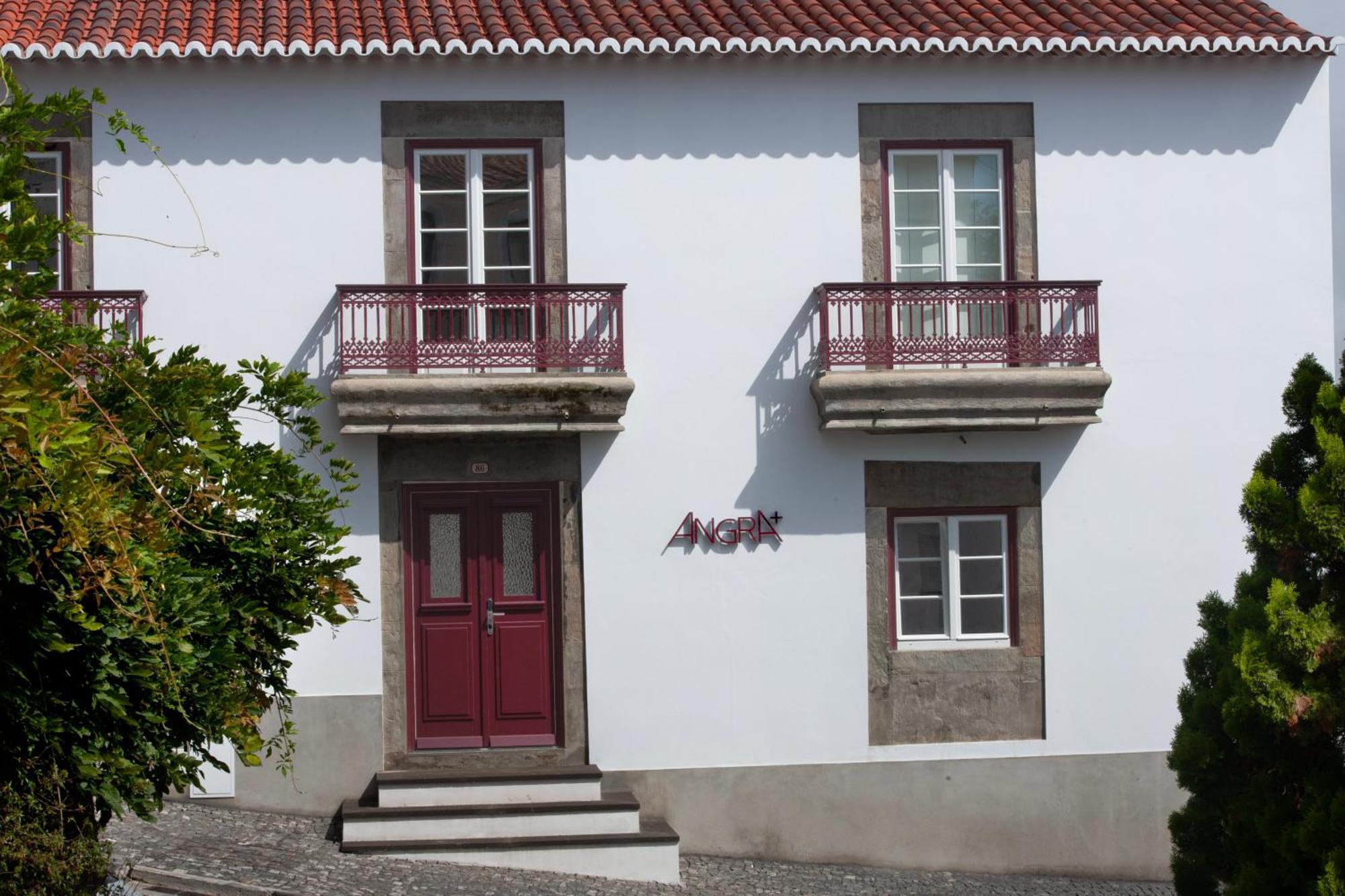 Angra + Angra do Heroísmo Exterior foto