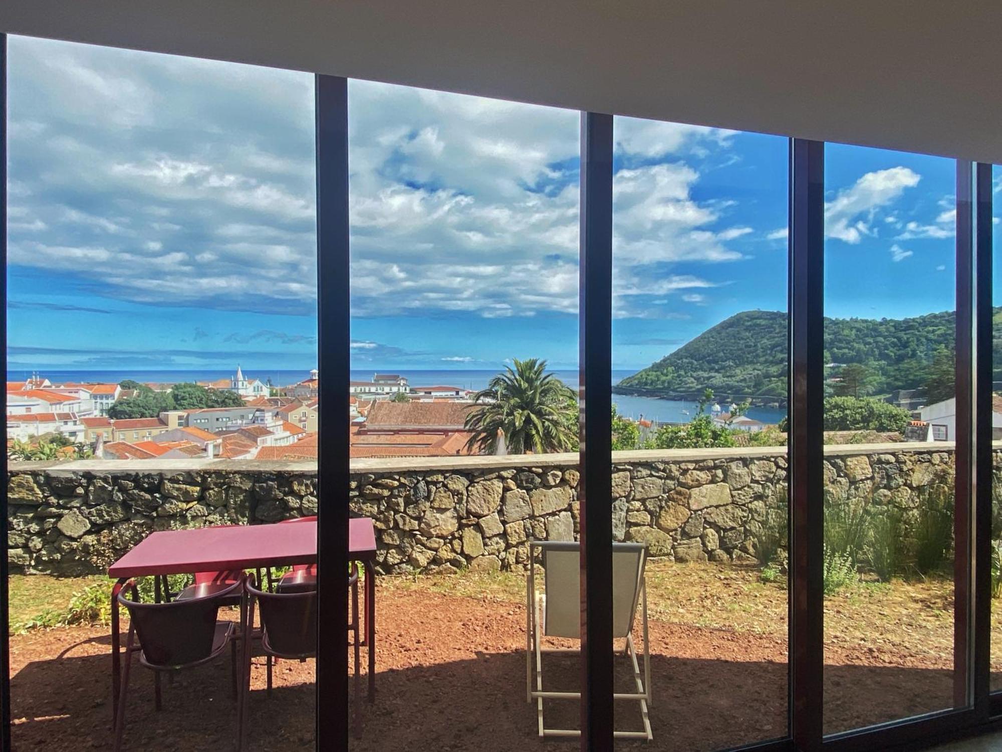Angra + Angra do Heroísmo Quarto foto